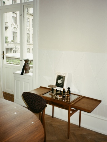 The Art Collector's Table