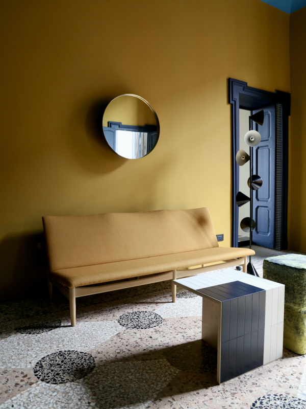 The Japan Sofa with oak frame (dark oil) and 'Vidar' upholstery in the colour '456'. 