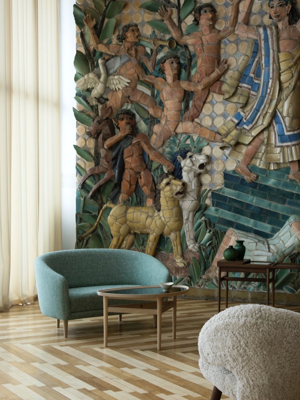 The Little Mother Sofa with oak (clear oil) legs and 'Sonar' upholstery in the colour '934'.