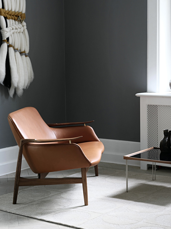 The Undyed Circle Rug in the colour 'Sandstone'.